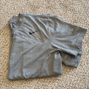 Men’s Nike shirt